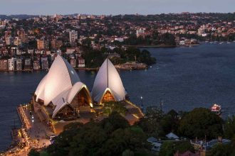 Discover the Culinary Delights, Inspiring Museums, and Unforgettable Hotel Stays in Downtown Sydney!