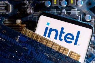 Intel’s Shockwave: 20% Stock Plunge as Tech Giant Unveils Plan to Lay Off 15,000 Employees!