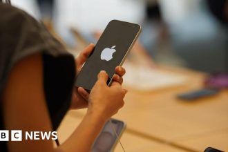 Apple Sales Surge Amid Market Frenzy for AI Investments!