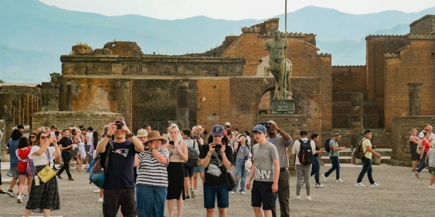 British Tourist Deeply Regrets Chiseling Their Initials into Pompeii’s Timeless History!