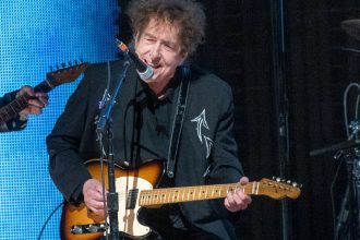 Bob Dylan Breathes New Life into ‘Don’t Fence Me In’ for Captivating Ronald Reagan Biopic!