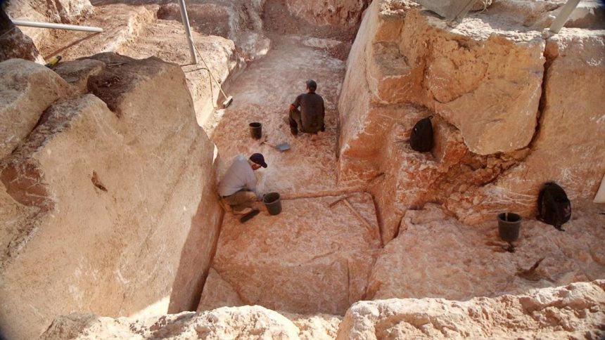 Unveiling the Mystery: The Origins of the Massive Stone Blocks Behind Jerusalem’s Second Temple