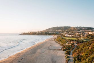 Discover California’s Hidden Gems: A Local’s Ultimate Guide to Beach Towns with Epic Surfing and Irresistible Seafood Charm!