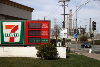 7-Eleven’s Parent Company Faces Canadian Rival’s Bold Takeover Bid Following Surging Share Prices!