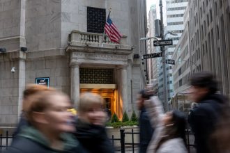 Wall Street’s Rate-Cut Fever Returns: Is a Market Trap Looming?