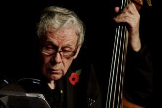 Celebrating the Legacy of Herbie Flowers: Iconic Bassist Behind Lou Reed’s ‘Walk on the Wild Side’ Passes Away at 86