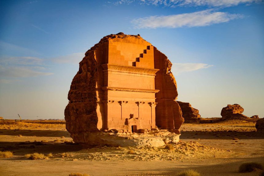 Uncover the Wonders of This Ancient City: From Stunning Desert Views to Culinary Delights and a Thriving Art Scene – Your Ultimate Guide to Visiting!