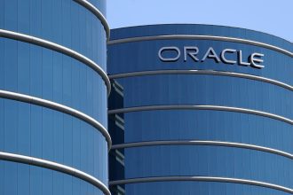 Oracle’s Bullish Growth Outlook Sparks Stock Surge!